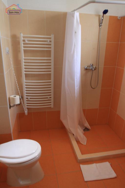 Szin-Haz Apartman (Adults Only) Leilighet Gyula Rom bilde